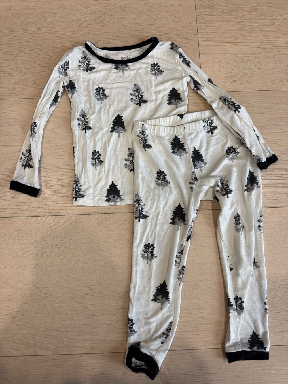 Kyte BABY White and Black Tree Print Long Sleeve Pajama Set | 2T